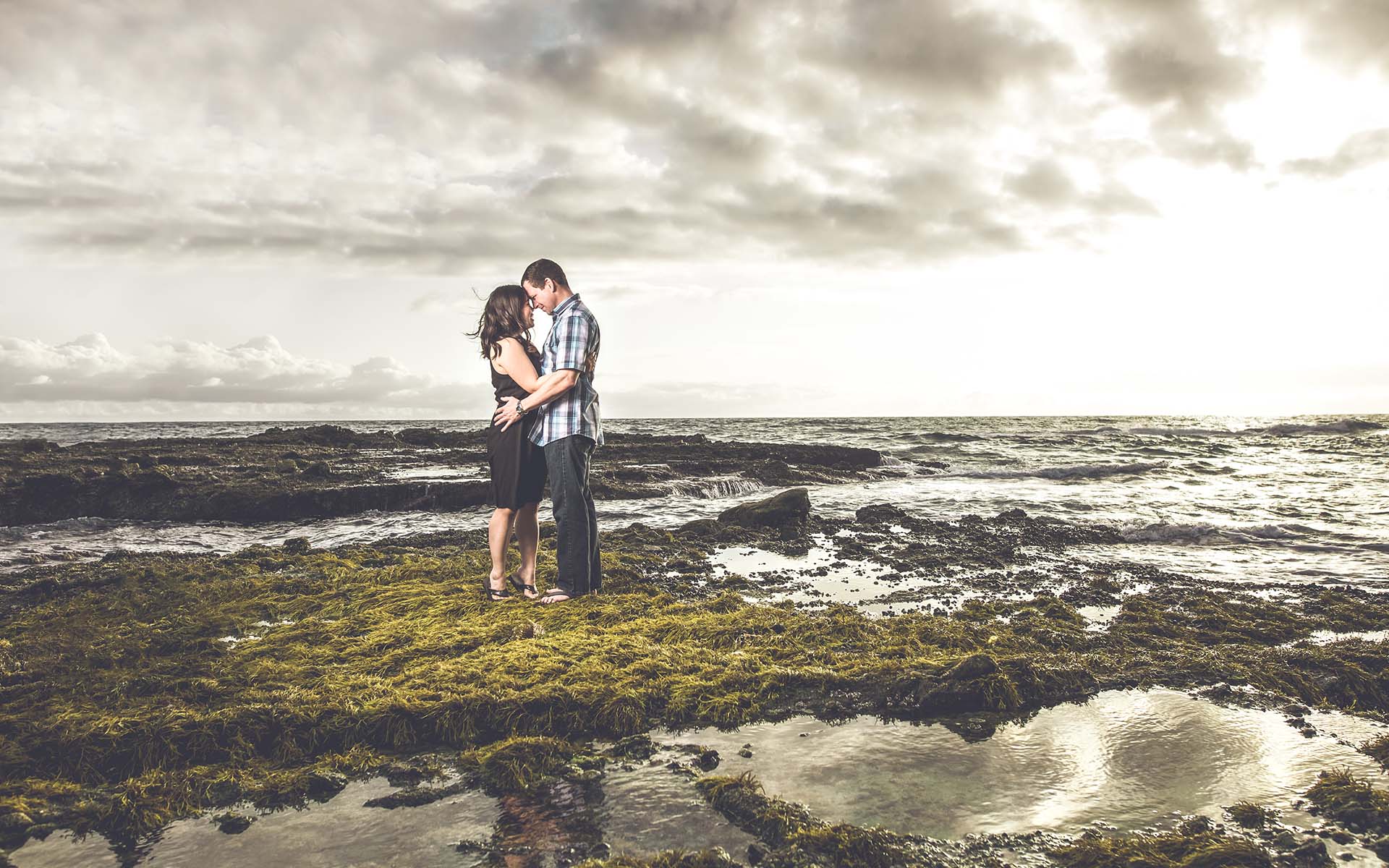 laguna beach sunset tidepools in orange count engagement